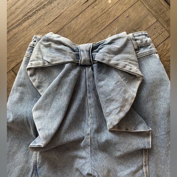 BNWT Fashion Nova “Brianca” Bow Backside Wide Leg Jeans , size 7. - Picture 7 of 13